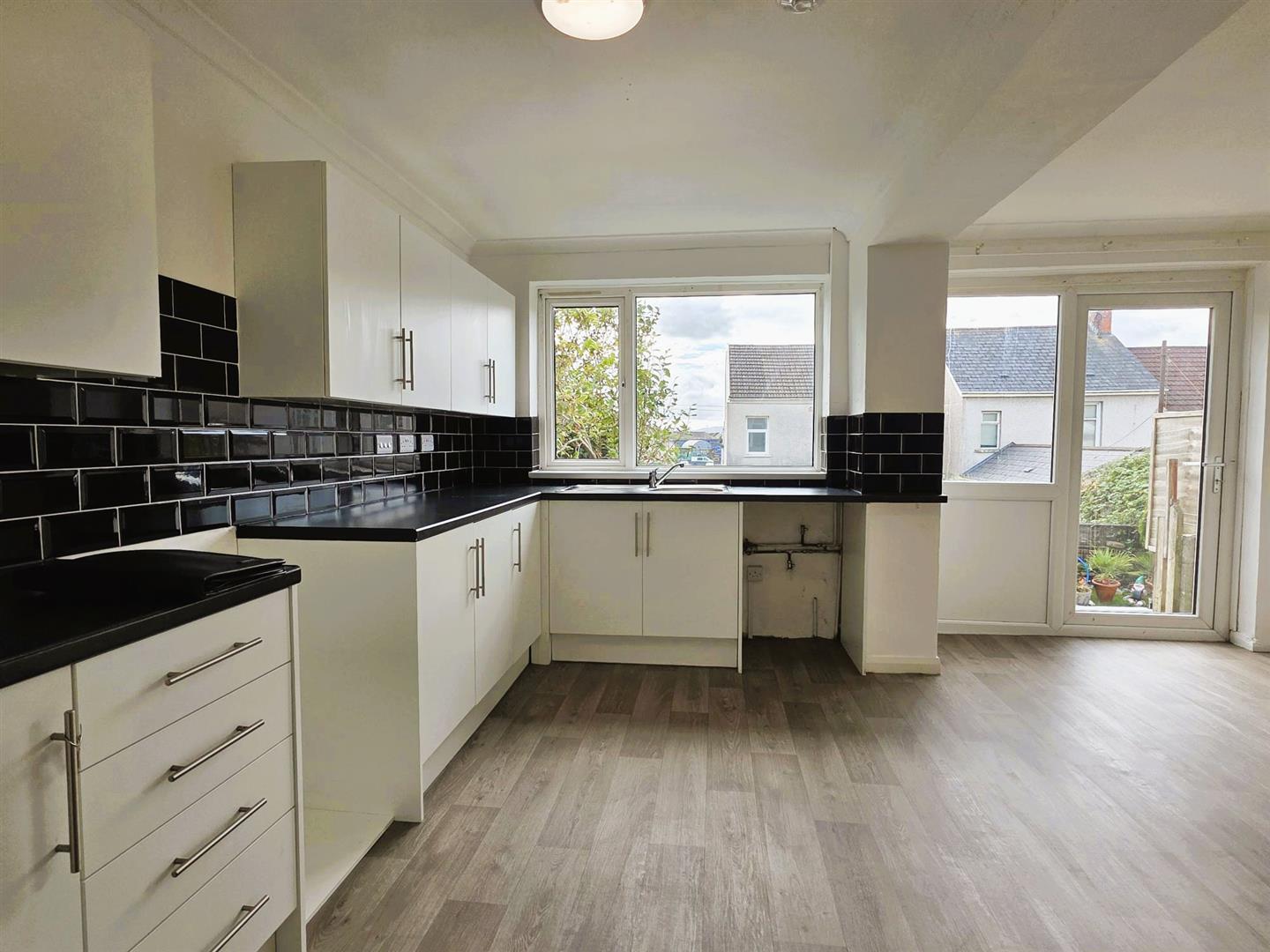 Dillwyn Street, Llanelli, SA15 1BU